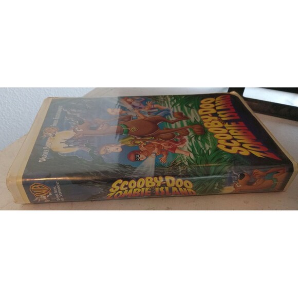 Scooby-Doo on Zombie Island VHS Clamshell 1998 Warner Bros. Family Entertainment - Picture 3 of 4